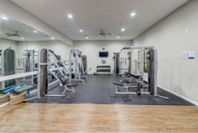 NRG Staycation Modern 1-Bed with Pool & Fitness Center